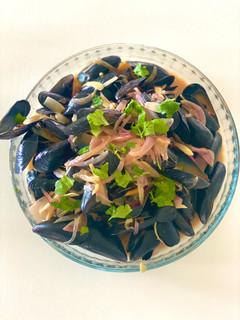 Una foto de Mejillones al vapor con salsa thai. Receta de Gispy Chef