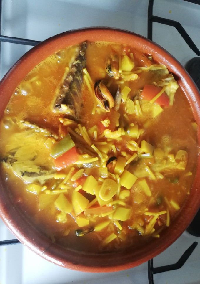 Una foto de Cazuela de fideos con caballa de la bahía