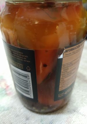 Una foto de Ajíes picantes en vinagre
