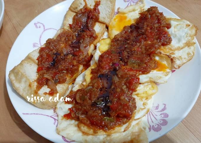 Telur tahu sambal goreng bumbu simple (masakan sederhana)