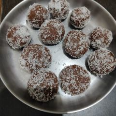 A picture of Choco coconut ladoo.