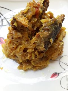 ইলিশ মাছের মাথা দিয়ে বাঁধাকপি (illish macher matha diye badhakopi recipe in Bengali) রেসিপির প্রধান ছবি