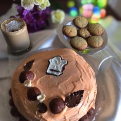 A picture of Gulab Jamun Cake with intoxicating aroma of Rabdi.