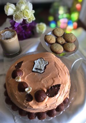 A picture of Gulab Jamun Cake with intoxicating aroma of Rabdi.