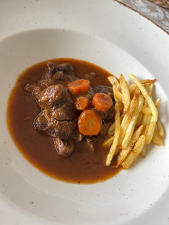 Una foto de Osobuco de ternera en salsa 🥩🍛