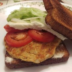 A picture of Salmon or Tuna Patties.