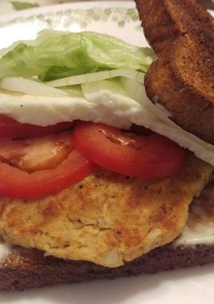 A picture of Salmon or Tuna Patties.