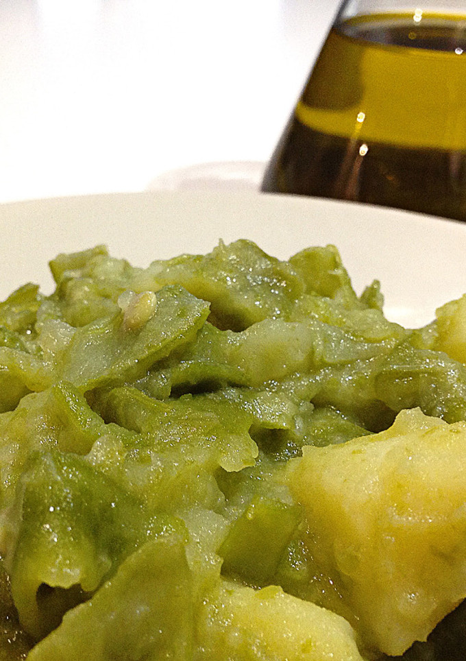 Una foto de Alubia verde con patata