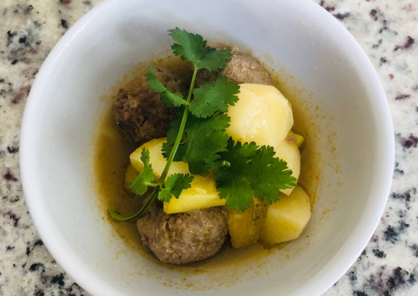 Albóndigas verdes (en salsa verde)