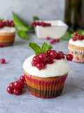 Red currant cupcakes