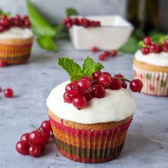 A picture of Red currant cupcakes.
