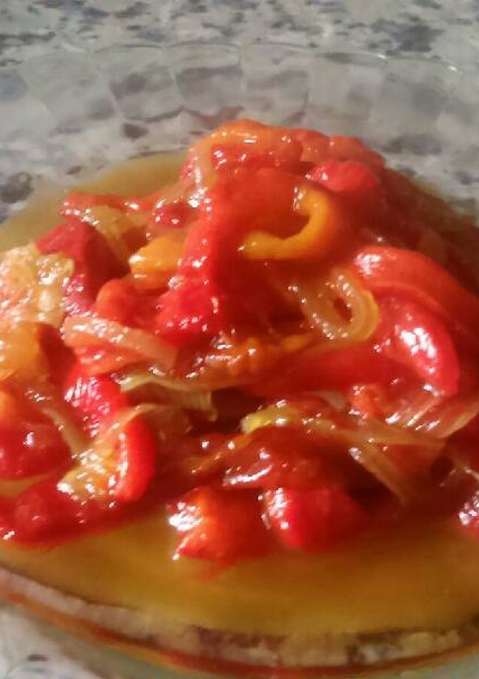 Una foto de Pimientos rojos asados con cebolla caramelizada