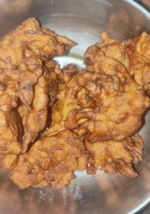 आलू के पकौड़े (aloo ke pakode in hindi) रेसिपी मुख्य फोटो