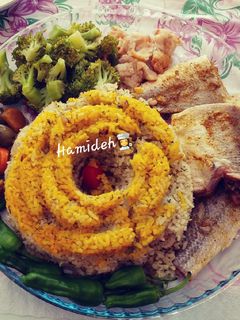 عکسی از دستور سبزی پلو با ماهی بخارپز🐟