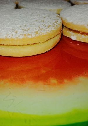 Una foto de Alfajor de maicena 😋