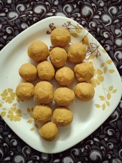 મગસ ના લાડુ (Magas Ladoo Recipe In Gujarati) રેસીપી મુખ્ય ફોટો