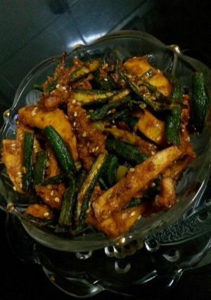 A picture of Besani fried alu bhindi.