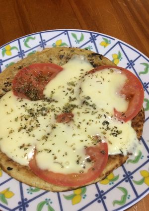 Una foto de Tortilla de Garbanzos a la pizza