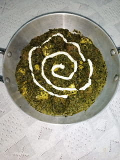A picture of Palak Paneer.