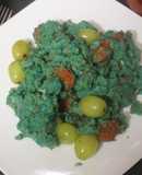 Migas azules con chistorra y uvas