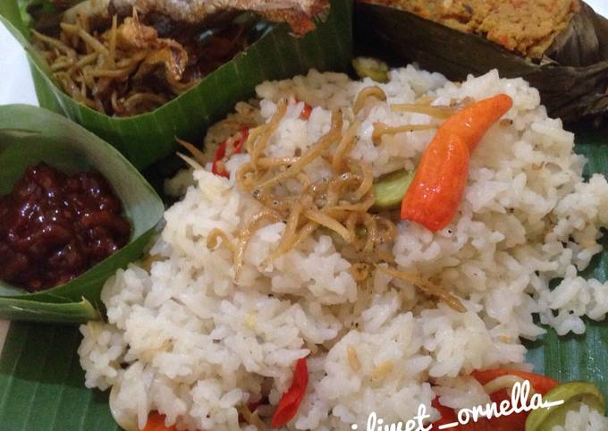 Langkah Mudah untuk Membuat Nasi liwet magic com, Enak Banget