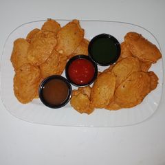 A picture of Aloo Ke pakoray.