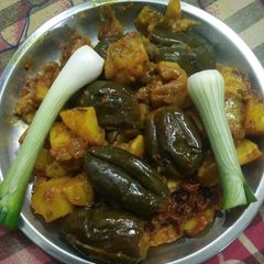 A picture of Masala baingan aloo.