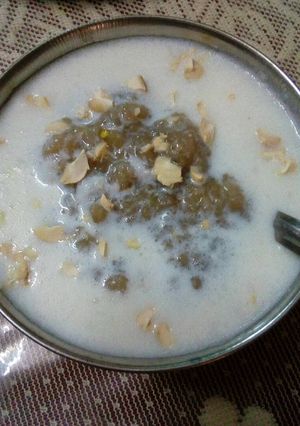 A picture of Raskheerganne ke ras se yeh kheer banti hi.