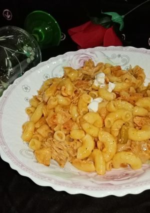 A picture of Chicken chilli mayo pasta.