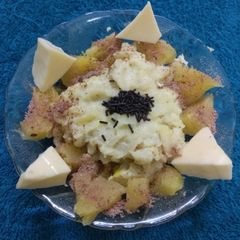 A picture of White sauce pasta.