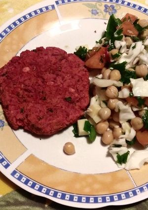 Una foto de Hamburguesas de Porotos y Remolacha 🍔