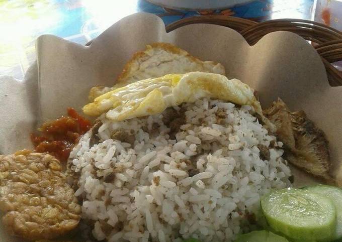 Nasi tutug oncom khas tasikmalaya