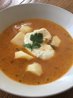 Una foto de Caldo de papas y huevo