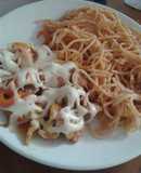 Alambre de pollo & spaghetti rojo