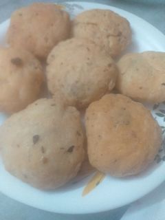 मूंग दाल कचौड़ी (moong dal kachodi recipe in Hindi) रेसिपी मुख्य फोटो