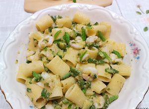 Foto di Paccheri con Gamberi e Zucchine al Profumo di Menta e Limone