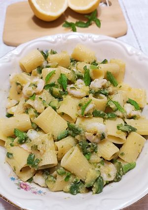 Foto di Paccheri con Gamberi e Zucchine al Profumo di Menta e Limone