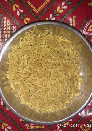 A picture of Lehsun sev.