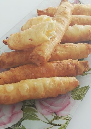 Une photo de Börek roulés au fromage turc