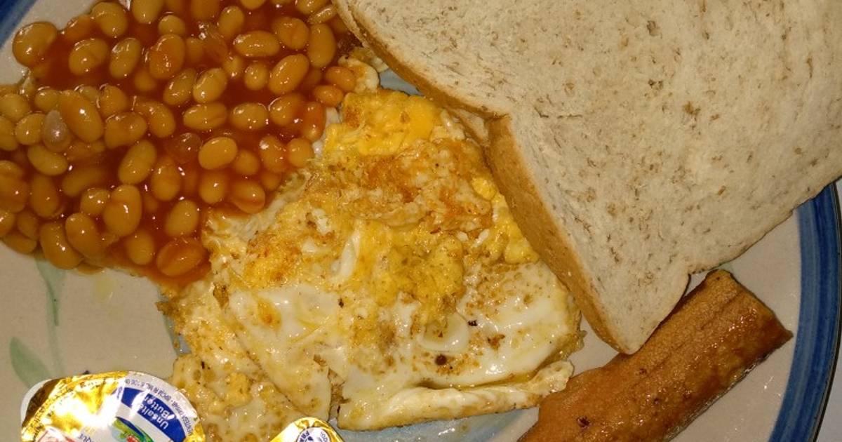 Oyibo breakfast (fried egg,bread, baked beans, sausage) Recipe by jane