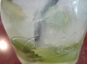 Una foto de Agua fresca tipo mojito