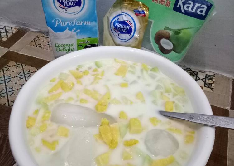 Langkah Mudah untuk Menyiapkan Es buah Aiya's kitchen, Enak
