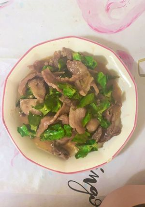 Hình của món Vú heo mix bắp bò xào đậu rồng.