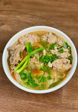 Hình của món Bún sườn mọc.