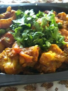 आलू गोभी और मटर की सुखी सब्जी (Aloo gobhi or matar ki sukhi sabhi recipe in hindi) रेसिपी मुख्य फोटो