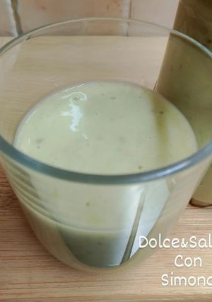 Foto di Frullato con avocado,banana e latte di mandorla