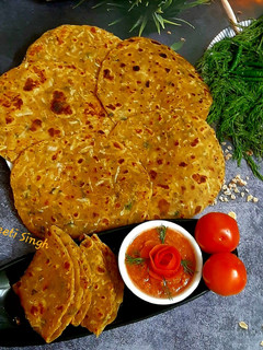 मूली के पराठे(mooli ke parathe recipe in hindi) रेसिपी मुख्य फोटो