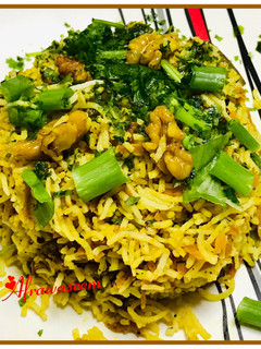 A picture of Carrots walnuts fried rice.