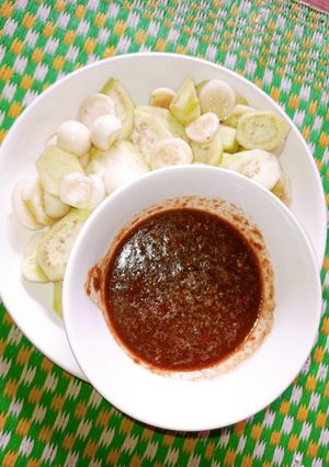 Hình của món Cà sống chấm mắm tôm chưng.