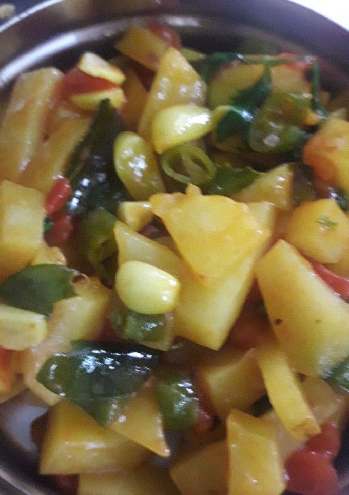 உருளைக்கிழங்கு தக்காளி பொரியல் செய்முறை முக்கிய புகைப்படம்